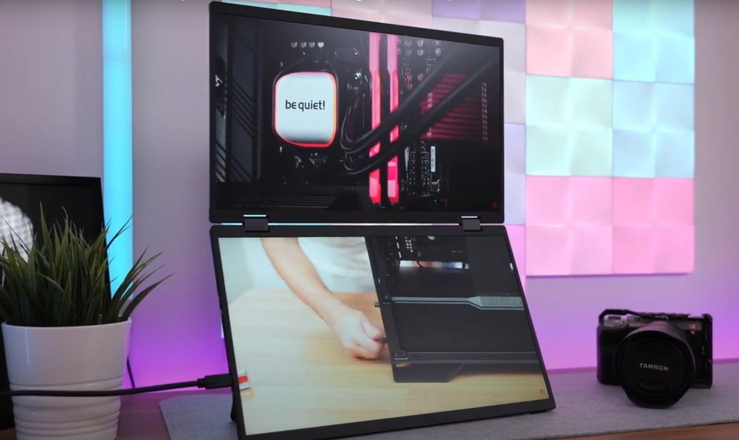 GEEKPORTER&nbsp;UStation Δ / Delta Folding Portable Monitor explored by LevelUP Gaming &amp; Tech